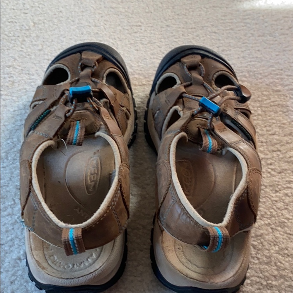 Keen waterproof hiking sandals size 7